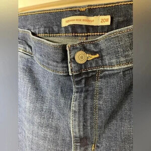 Levi 725 High Rise Bootcut jeans | women’s 20W
